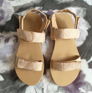 NWOT Roxy sandals